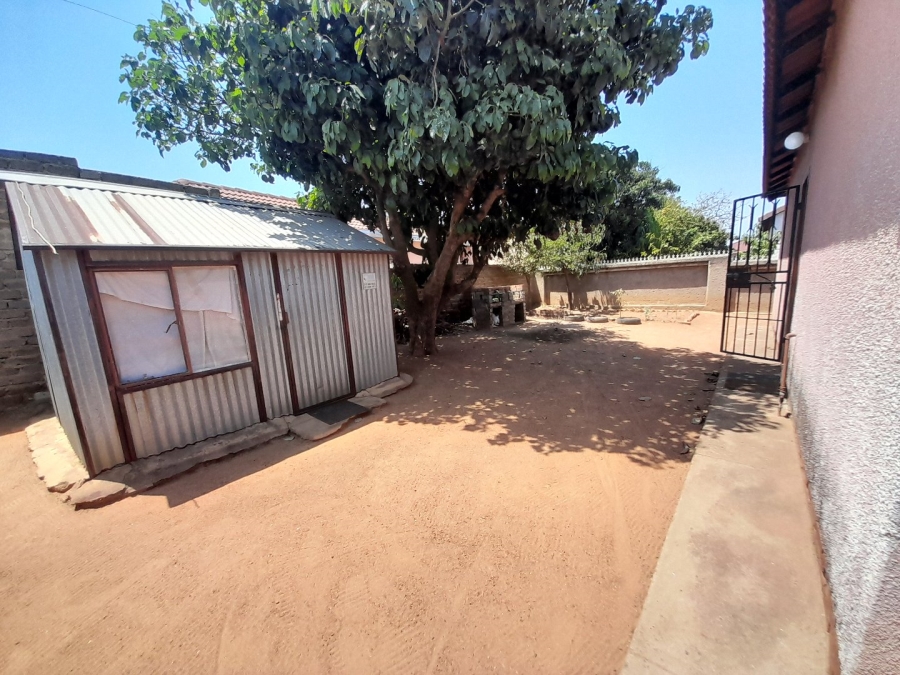 2 Bedroom Property for Sale in Mabopane Unit X North West